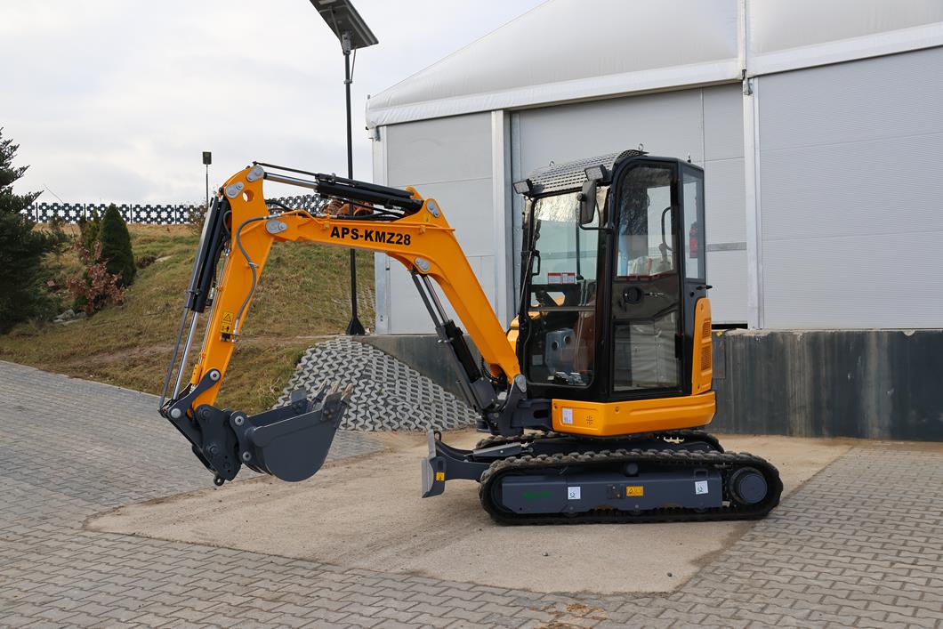 Mini excavadora APS KMZ 28 con brazo de torsión