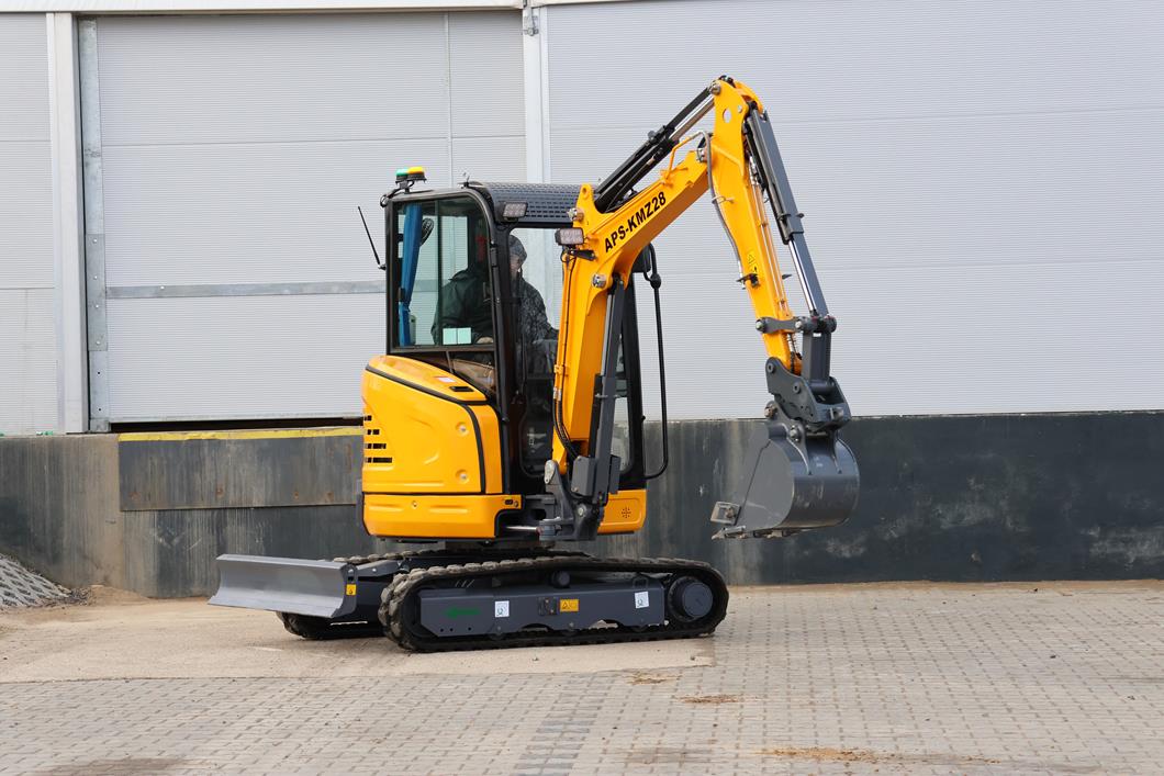 Mini excavadora APS KMZ 28 con brazo de torsión