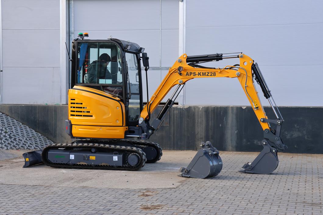 Mini excavadora APS KMZ 28 con brazo de torsión