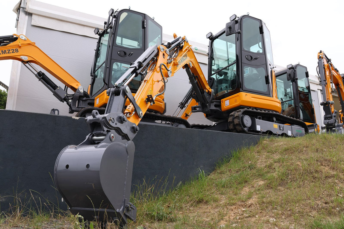 Mini excavadora APS KMZ 28 con brazo de torsión