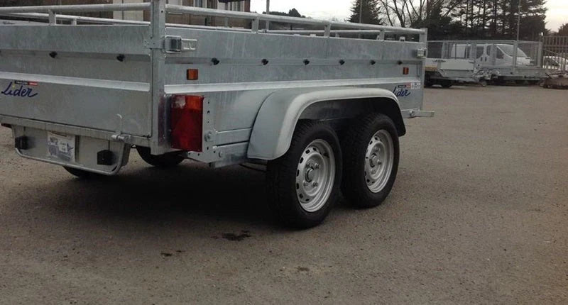 Remolque basculante de alta resistencia Lider, PTAC 1500 kg, ejes dobles con freno