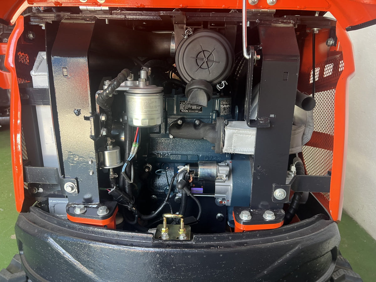 Mini Excavadora Giratoria BAIMSE 1800 kg, Motor Kubota de 3 Cilindros