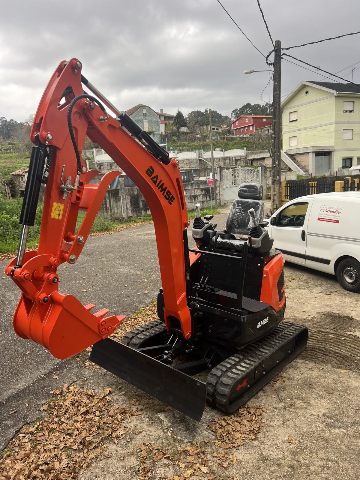 Mini Excavadora Giratoria Baimse 2500 kg, Motor de 3 Cilindros Kubota D1105 | Émeraude-Pelle