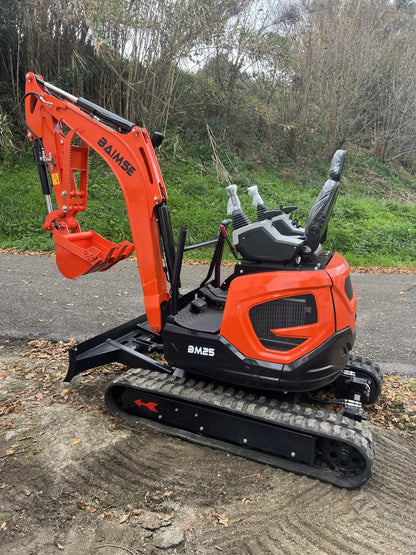 Mini Excavadora Giratoria Baimse 2500 kg, Motor de 3 Cilindros Kubota D1105 | Émeraude-Pelle