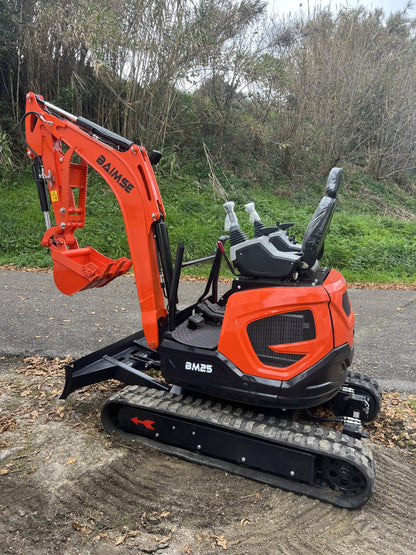 Mini Excavadora Giratoria Baimse 2500 kg, Motor de 3 Cilindros Kubota D1105 | Émeraude-Pelle