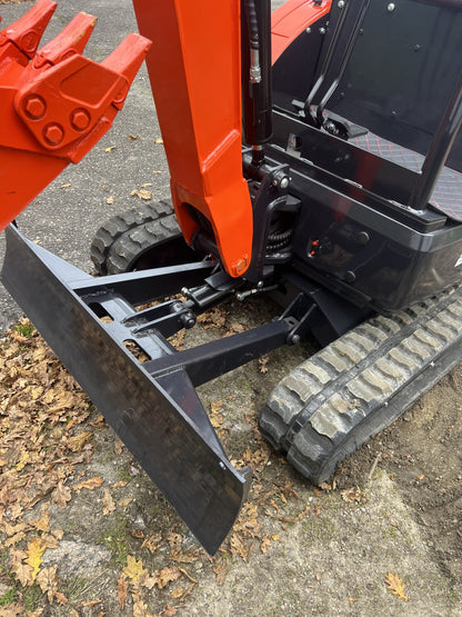 Mini Excavadora Giratoria Baimse 2500 kg, Motor de 3 Cilindros Kubota D1105 | Émeraude-Pelle