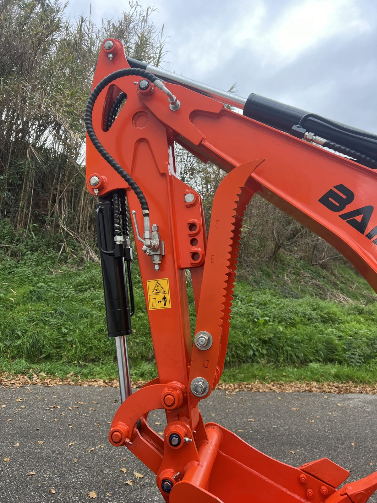 Mini Excavadora Giratoria Baimse 2500 kg, Motor de 3 Cilindros Kubota D1105 | Émeraude-Pelle
