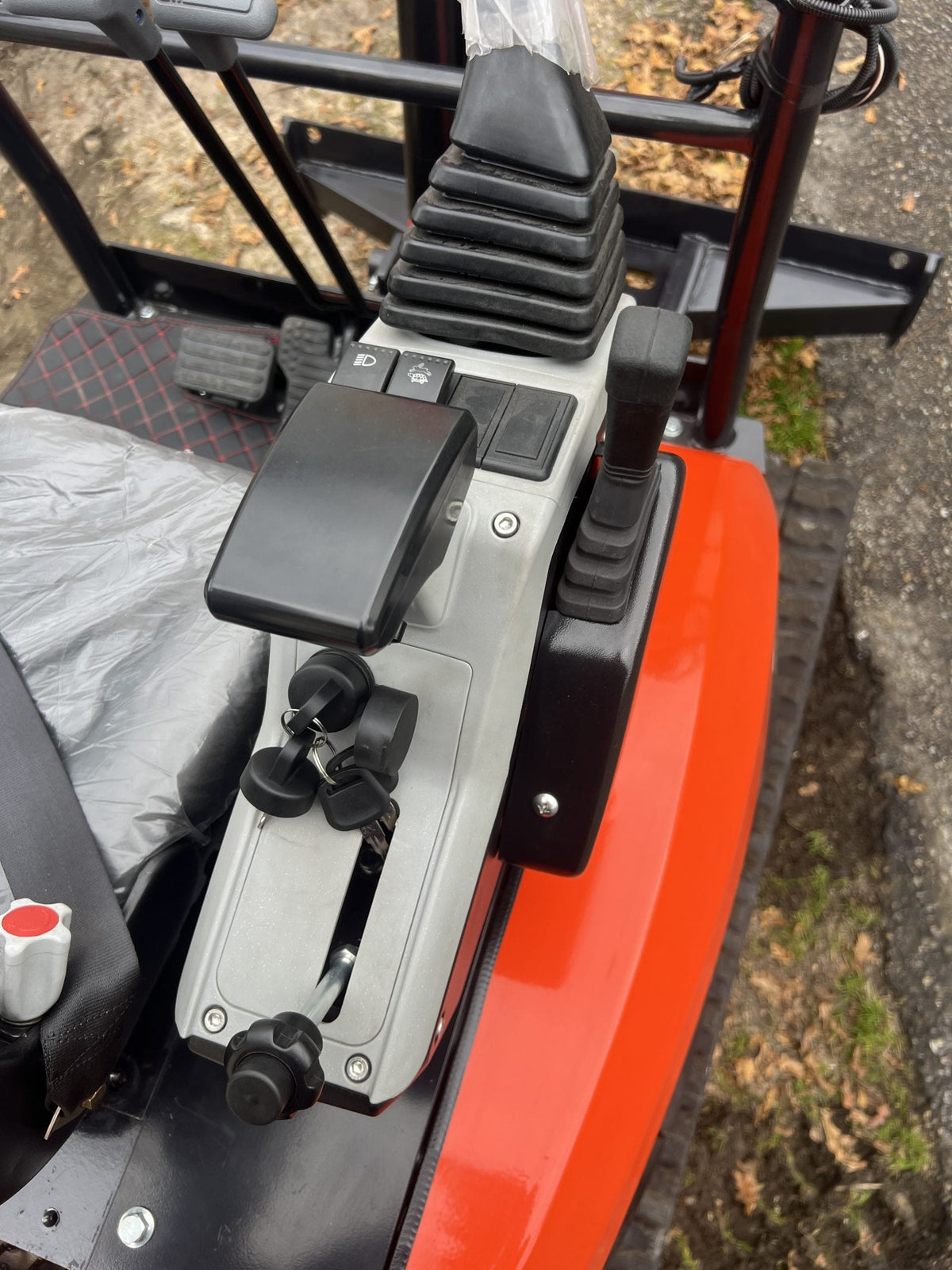 Mini Excavadora Giratoria Baimse 2500 kg, Motor de 3 Cilindros Kubota D1105 | Émeraude-Pelle