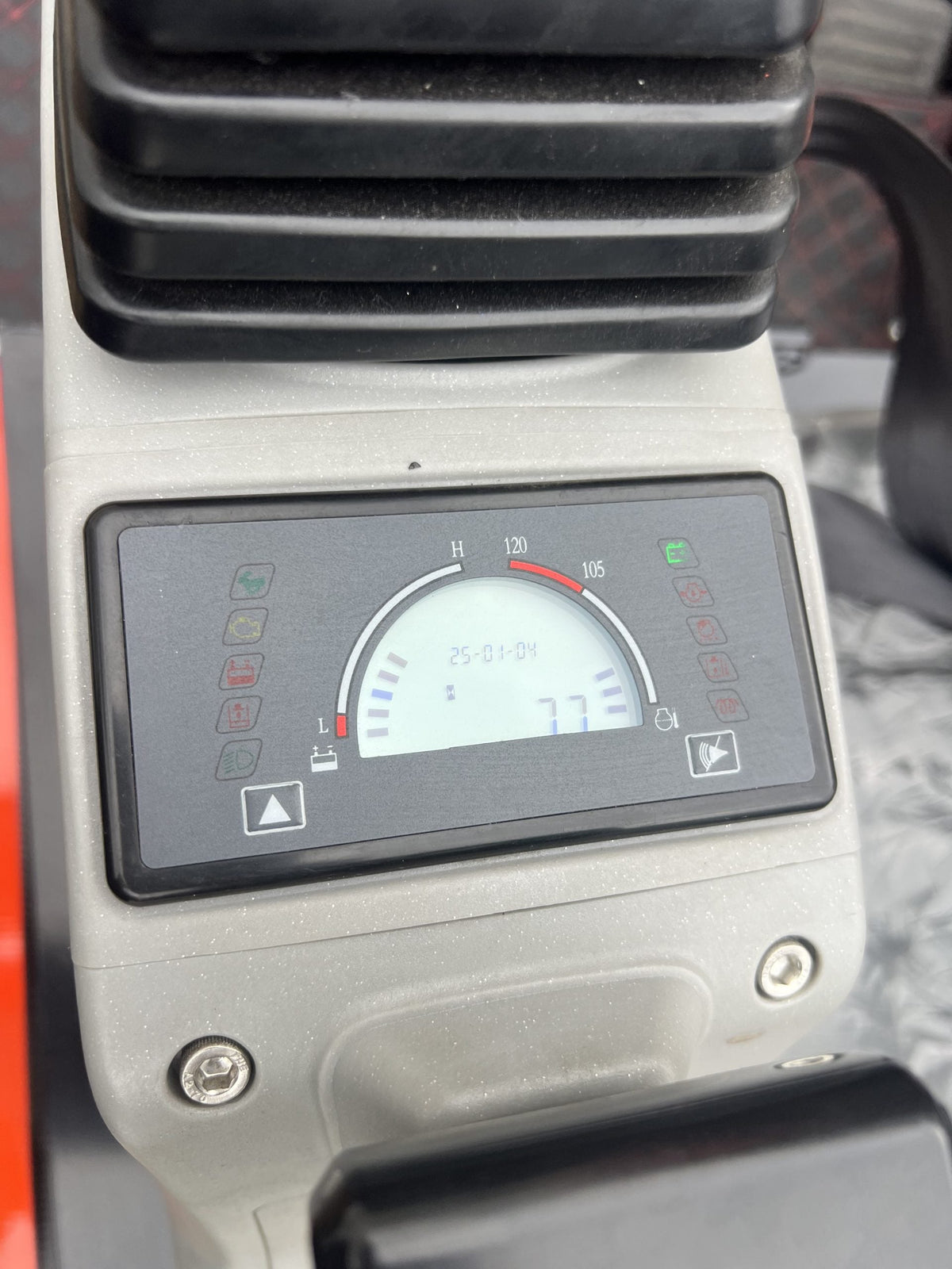 Mini Excavadora Giratoria Baimse 2500 kg, Motor de 3 Cilindros Kubota D1105 | Émeraude-Pelle