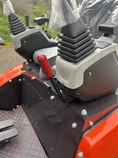 Mini Excavadora Giratoria Baimse 2500 kg, Motor de 3 Cilindros Kubota D1105 | Émeraude-Pelle