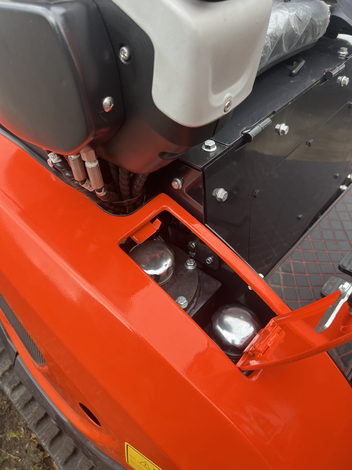 Mini Excavadora Giratoria Baimse 2500 kg, Motor de 3 Cilindros Kubota D1105 | Émeraude-Pelle
