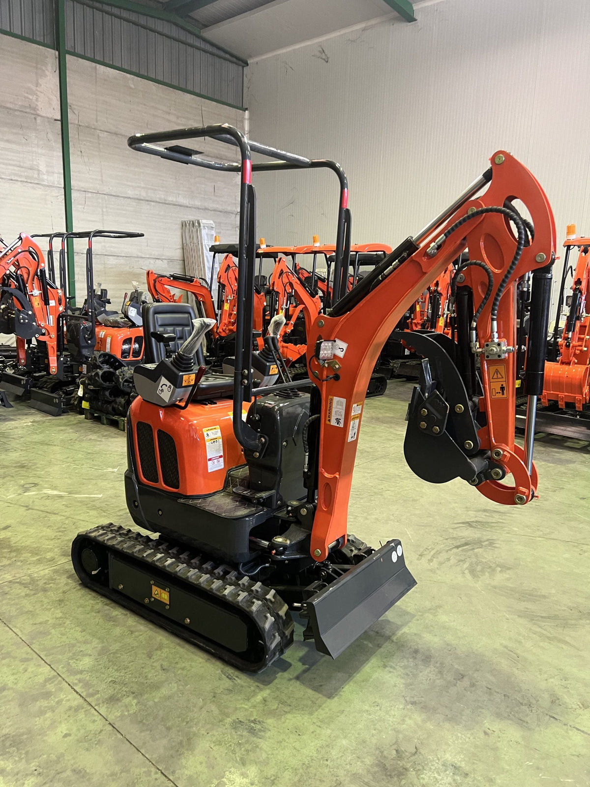 Mini excavadora de 1200 kg con motor Kubota de 3 cilindros y orugas retráctiles de 74 cm