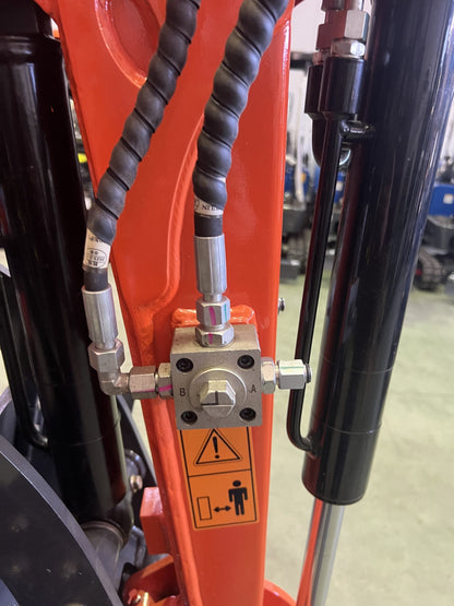 Mini excavadora de 1200 kg con motor Kubota de 3 cilindros y orugas retráctiles de 74 cm
