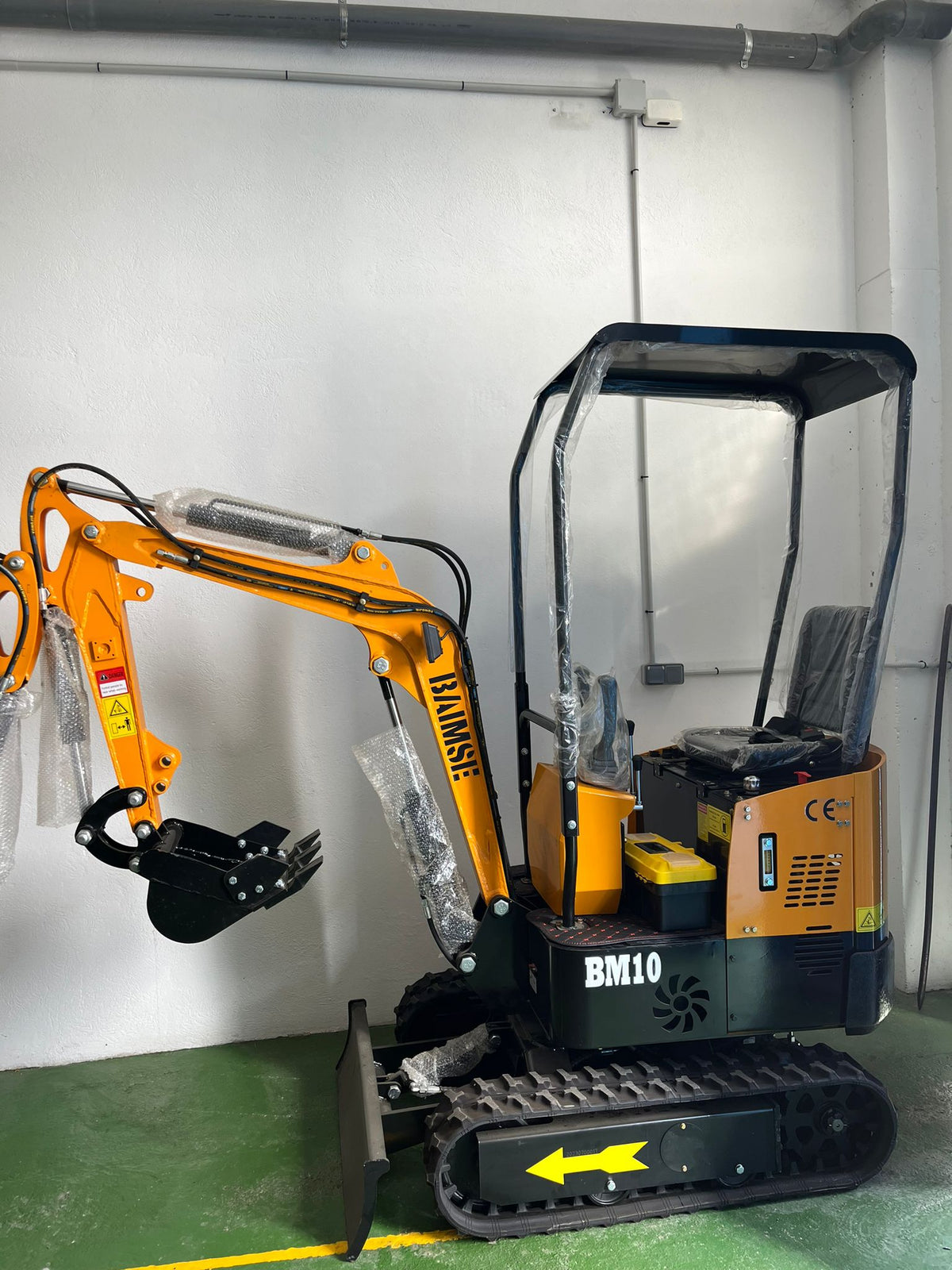 Miniexcavadora Giratoria JPC BAIMSE BM10 1 Tonelada, Motor Monocilíndrico