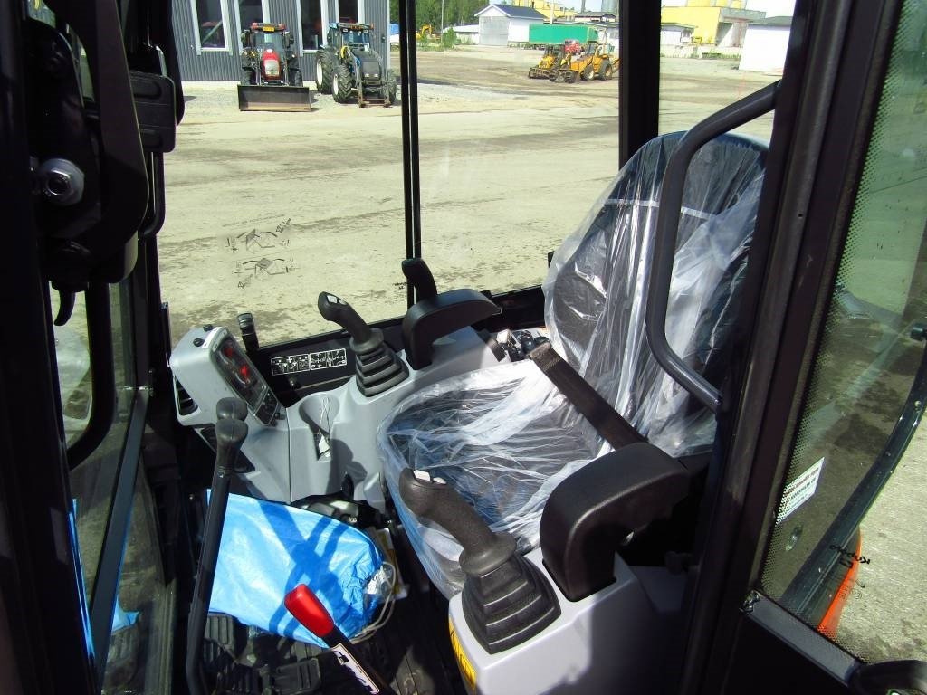 Kubota U27-4 NUEVO + 3 CUCHARONES – Miniexcavadora de 2,7 T
