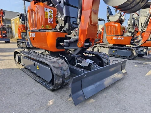 Miniexcavadora compacta 1 ton, motor Kubota 3 cilindros diésel, giro cero