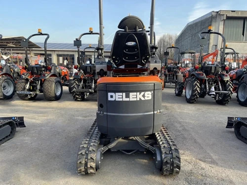 Miniexcavadora compacta 1 ton, motor Kubota 3 cilindros diésel, giro cero