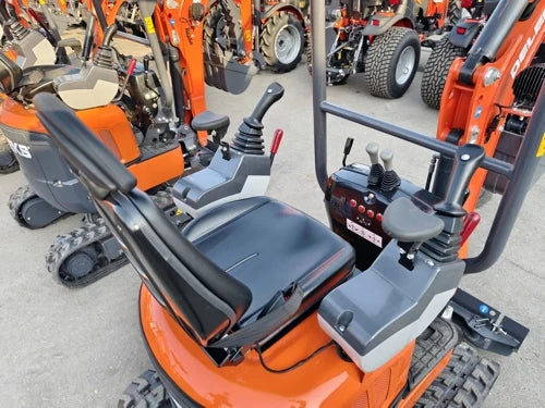 Miniexcavadora compacta 1 ton, motor Kubota 3 cilindros diésel, giro cero