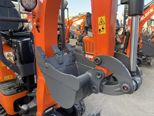 Miniexcavadora compacta 1 ton, motor Kubota 3 cilindros diésel, giro cero