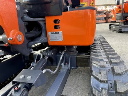 Miniexcavadora compacta 1 ton, motor Kubota 3 cilindros diésel, giro cero