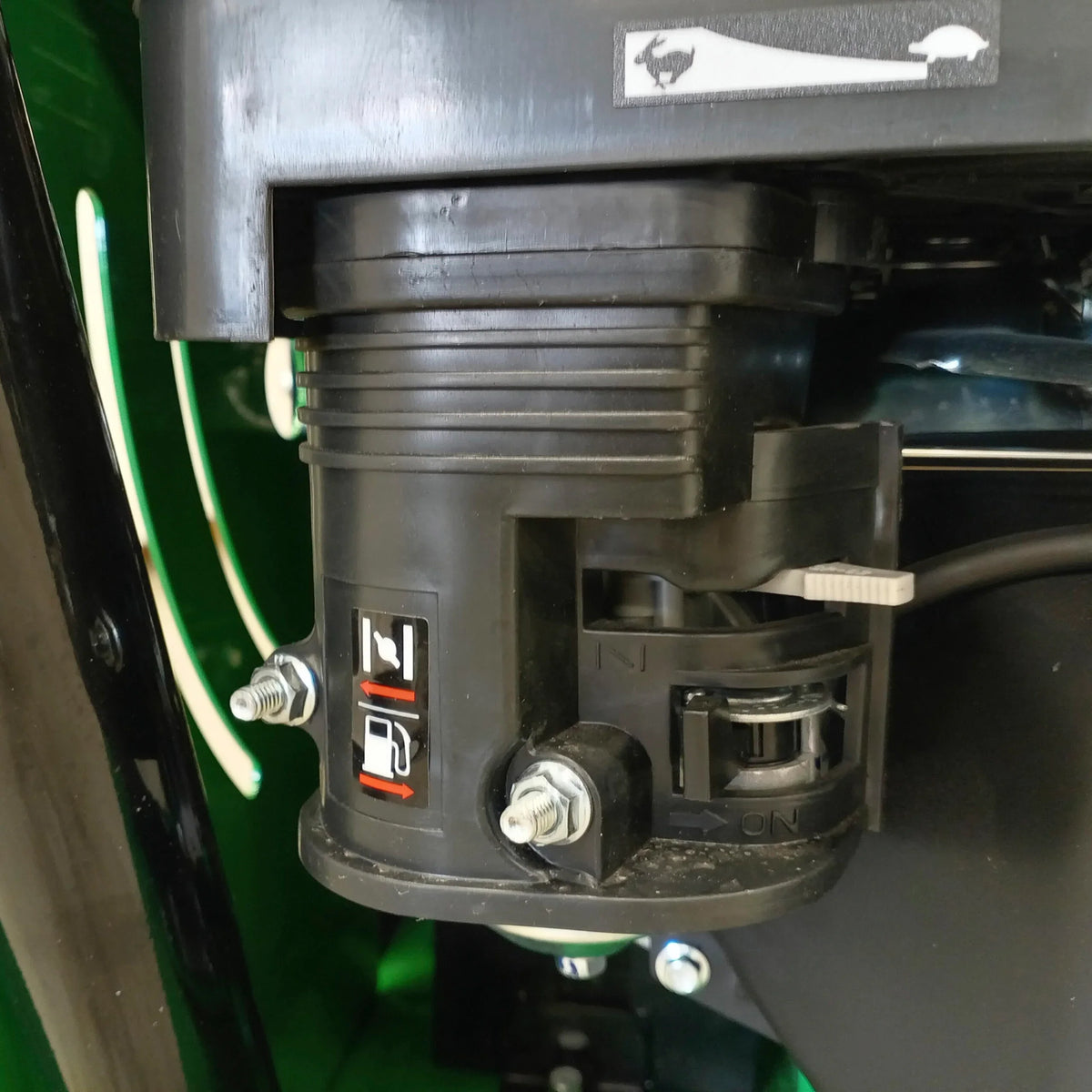 Miniexcavadora sobre ruedas Caivu HFT7