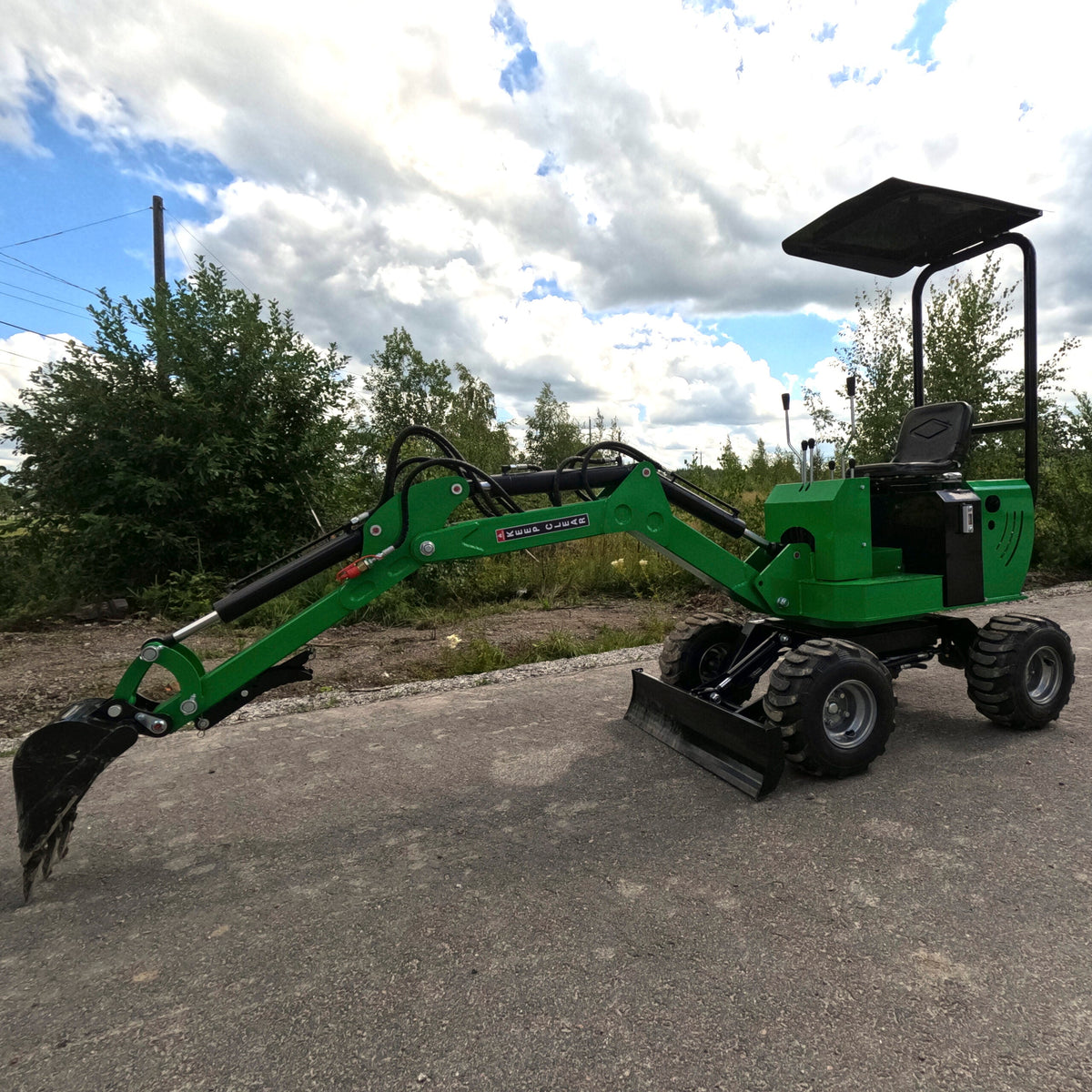 Miniexcavadora sobre ruedas Caivu HFT7